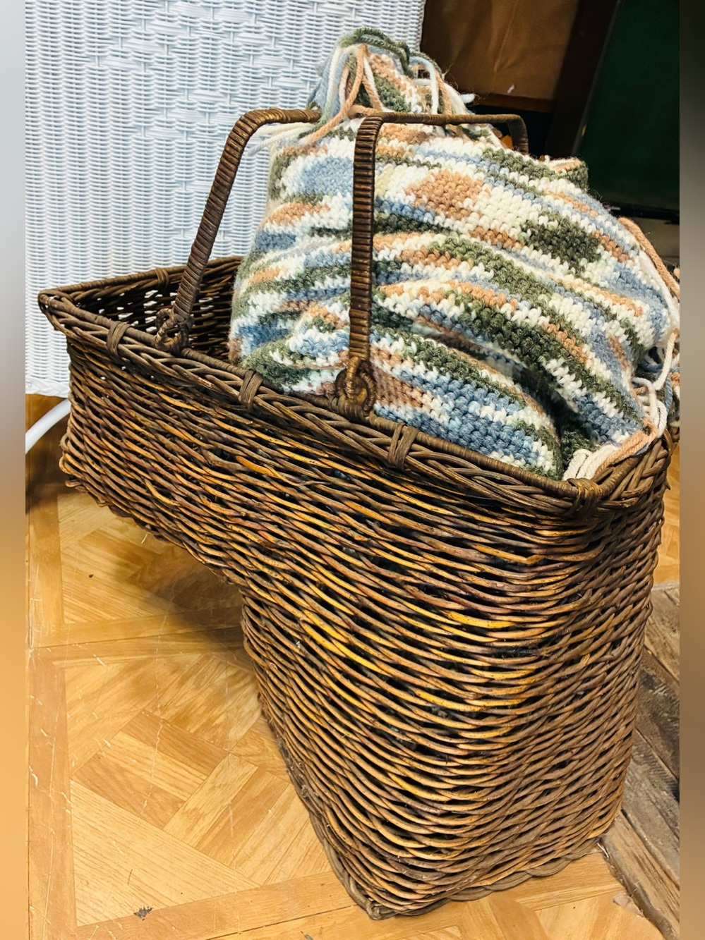 Vintage Stair Case Basket - Picture 1 of 1